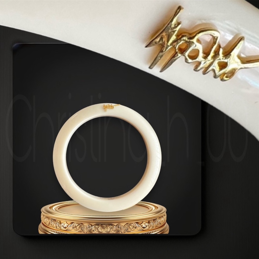 18k gold Ippolita bangle bracelet off white eggshell